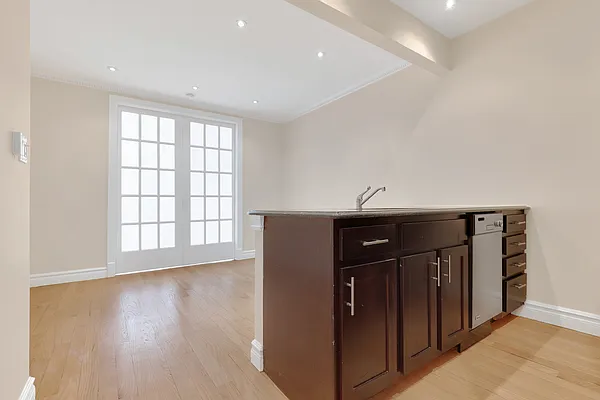 Rented by Cooper & Cooper Real Estate | media 9