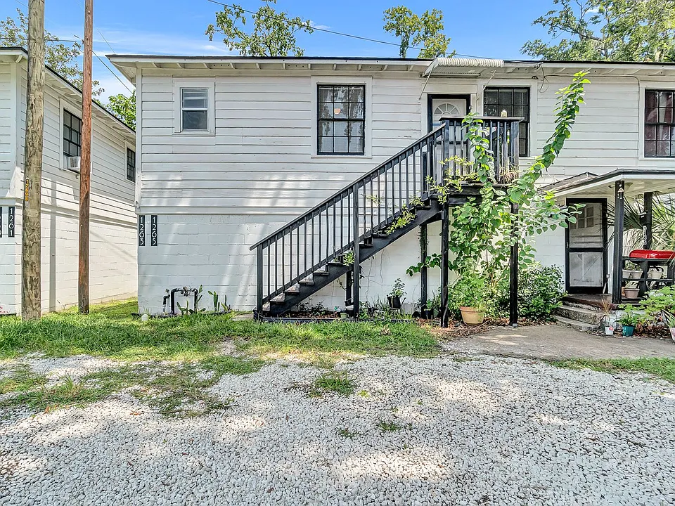 1267 McDuff Ave S