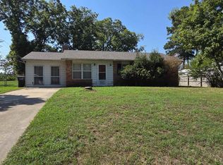 1 Coral Ln, Jacksonville, AR 72076