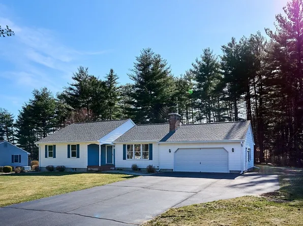 15 Hillside Meadows Dr, Southampton, MA 01073