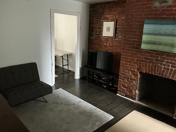 3rd image of 1022 Pine St #201
