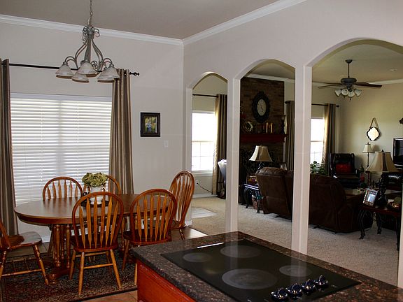 Open breakfast area