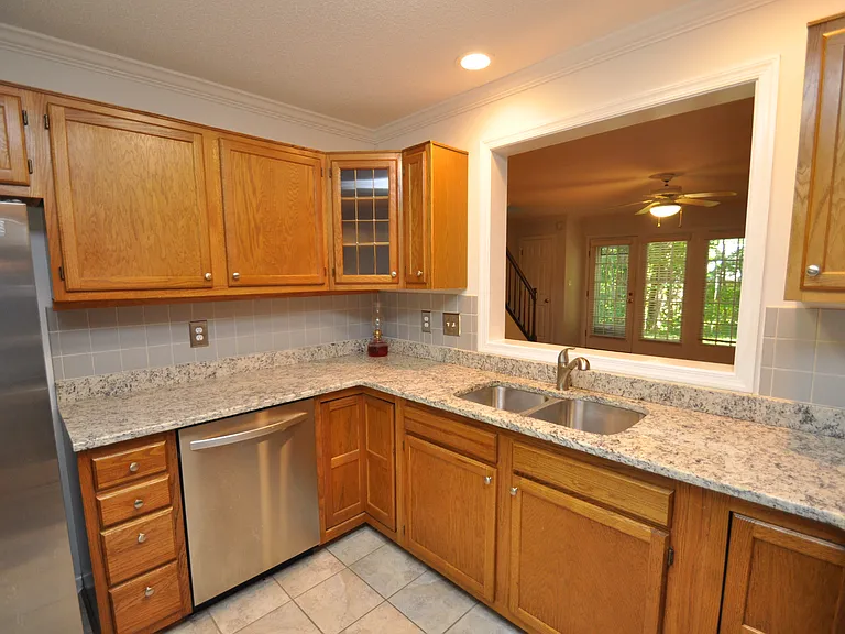 240 Beechtree Dr — Photo 7