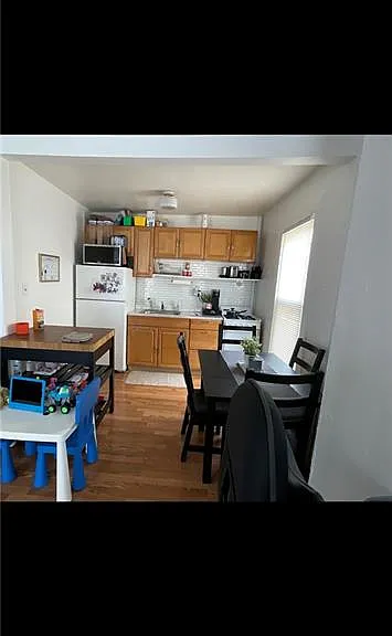 76 Benson St #2 — Photo 4