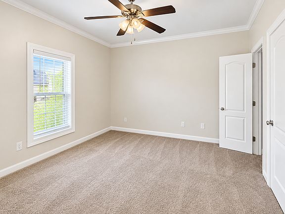 5th image of 131 N Brighton Dr