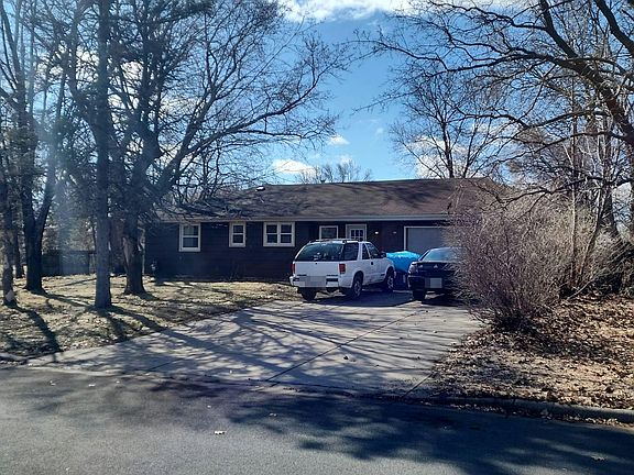 2nd image of 1514 E Old Shakopee Rd