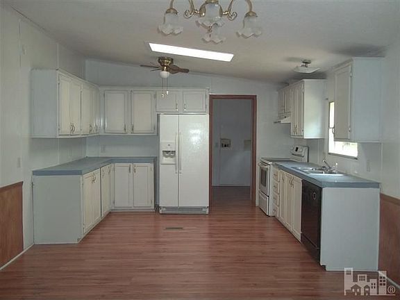 5th image of 9224 Center Ct NE