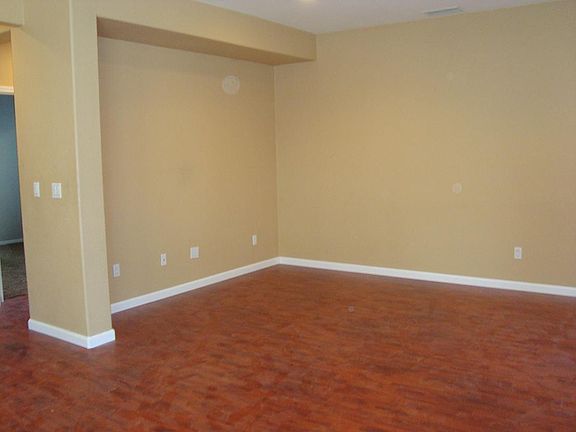 4th image of 3276 Beretania Way