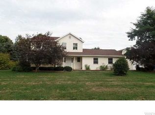 9563 Beaver Rd, Alexander, NY 14005