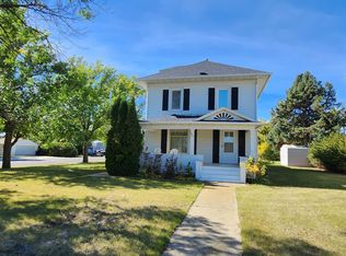 407 Score St, Ray, ND 58849