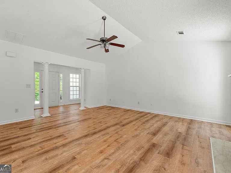 214 Cheyenne Way — Photo 10