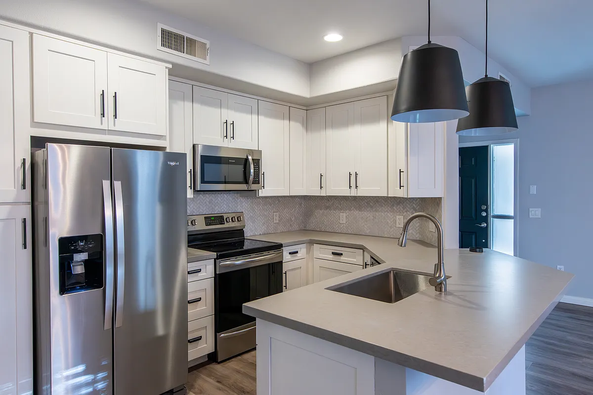 Building Photo - 9550 E Thunderbird Rd #138