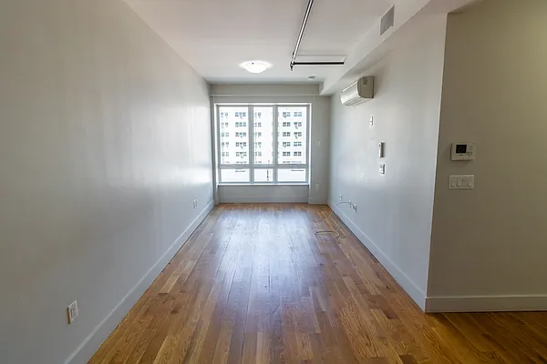 Rented by City Vista Inc | media 15