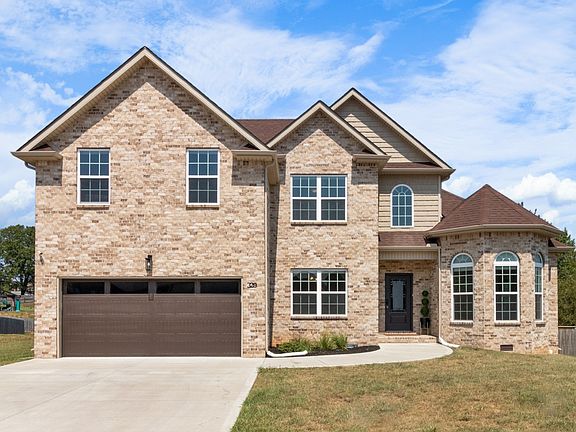 2nd image of 320 Bluebriar Trce