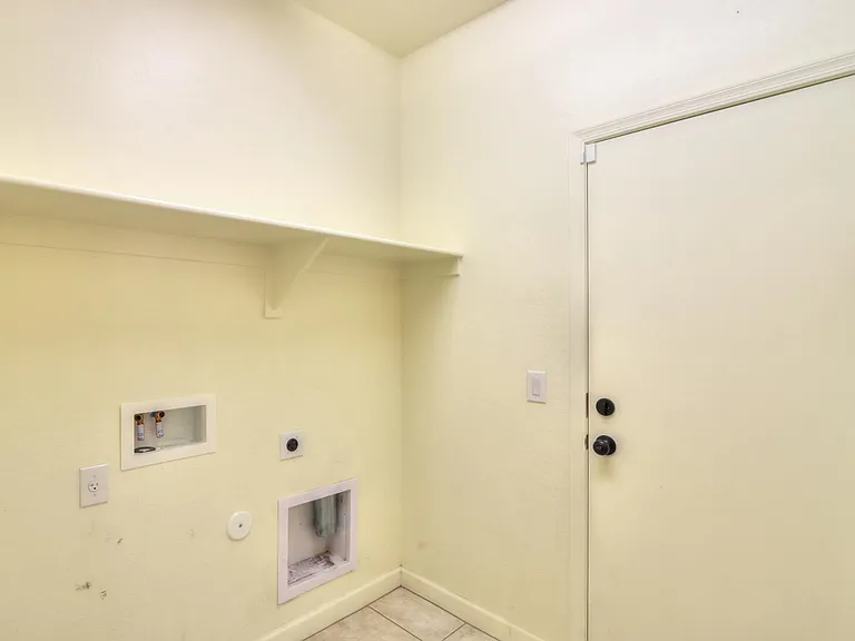 752 W Silver Reef Dr — Photo 17