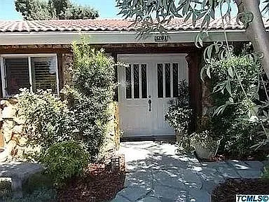 3201 W Pryor Ave — Photo 4