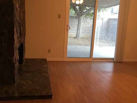 Dining room/wood floors