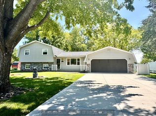 3011 Sunflower Dr, Grand Island, NE 68801