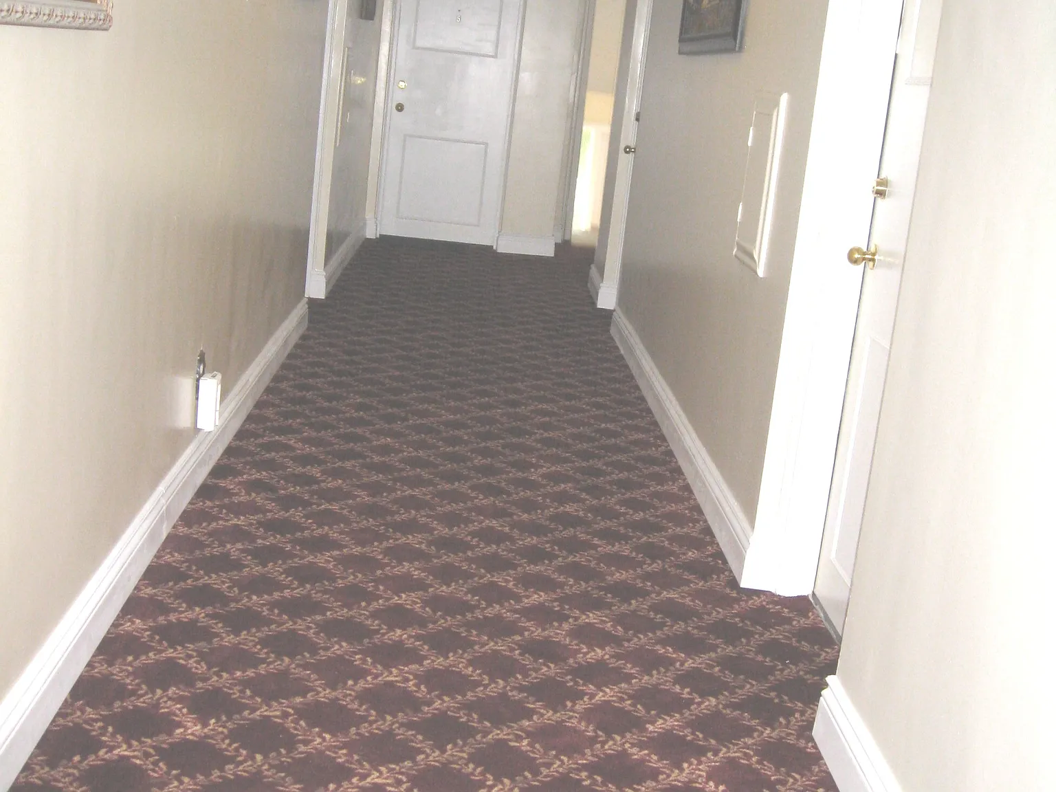 Studio, 600 sqft, $1,920 — Photo 4