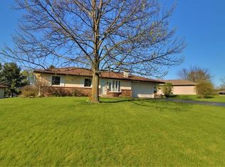 6367 Cedar Point Dr, Loves Park, IL 61111