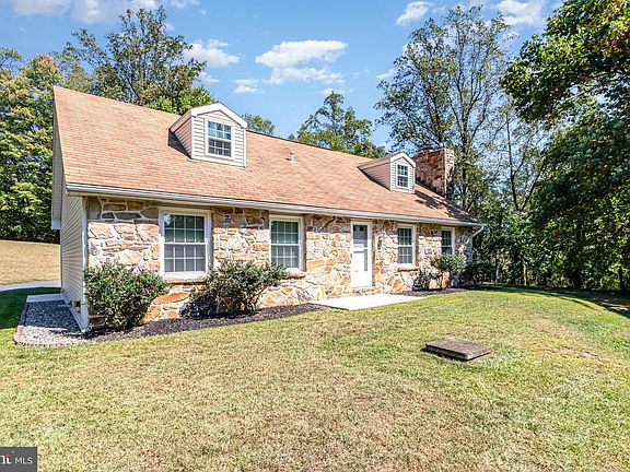 3rd image of 55 Reed Dr