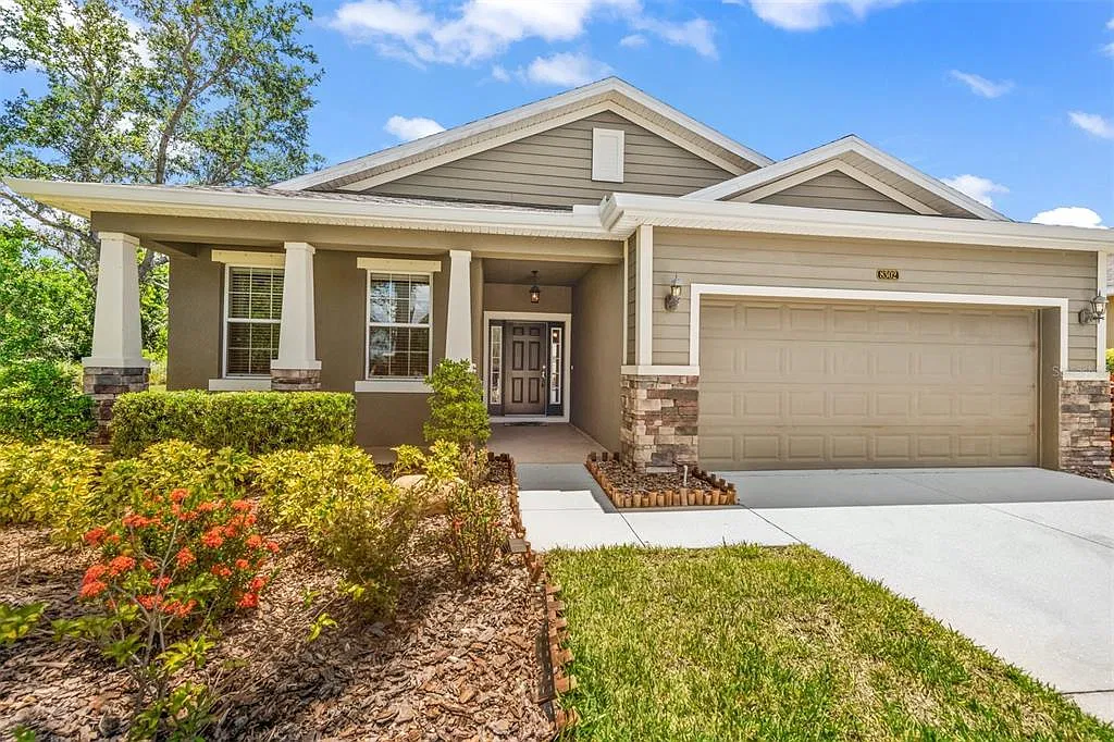 3 bed, 2.0 bath, 1744 sqft, $3,295 — Photo 1