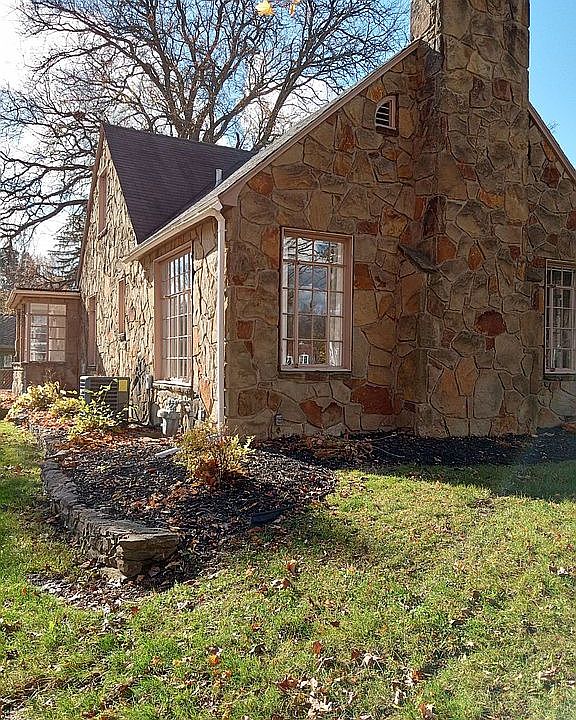 903 E Chicago Rd, Sturgis, MI 49091 Zillow