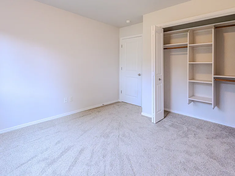 936 N Mercer St — Photo 9