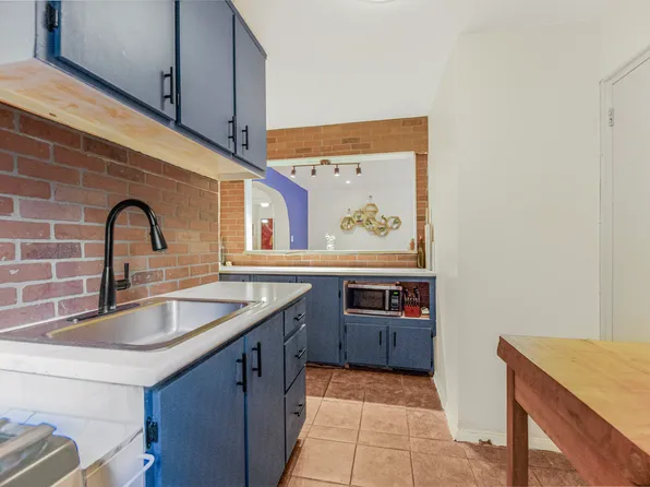 2860 Bailey Avenue image 11 of 19