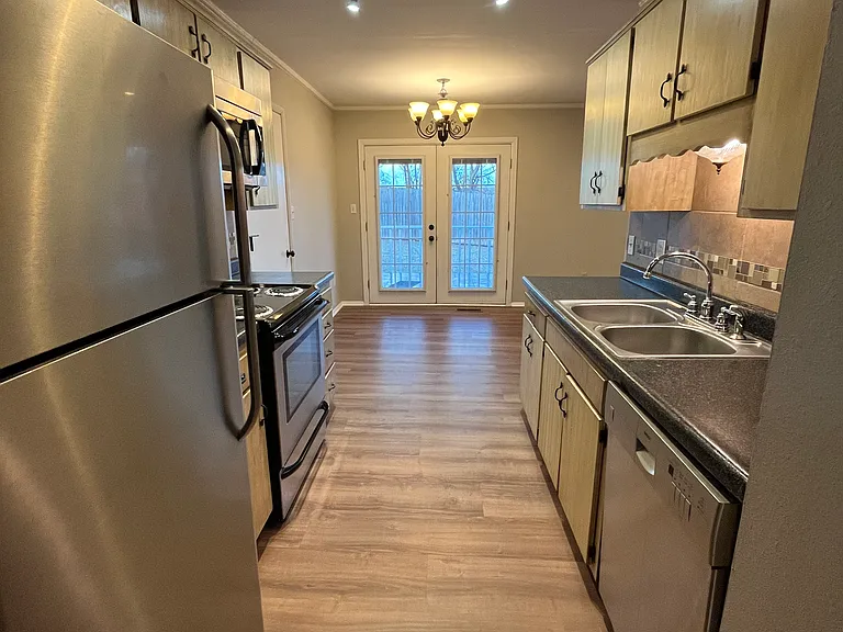 356 W Wren Cir — Photo 10