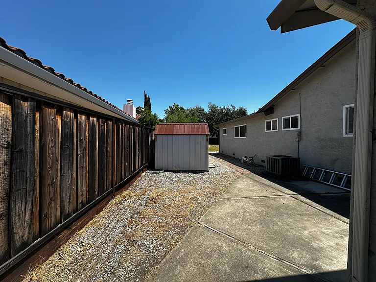 2035 Dorsch Rd — Photo 43