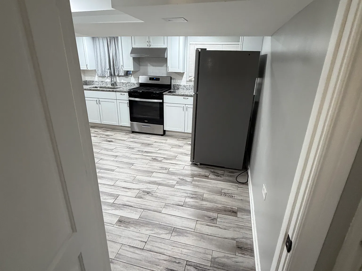 2 bed, 800 sqft, $1,400 — Photo 2
