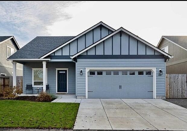 1st image of 848 Nicholas Lee Dr