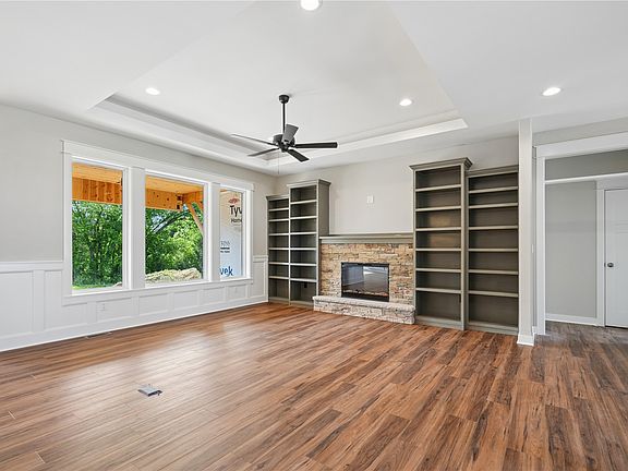 5th image of 120 Howard Ave