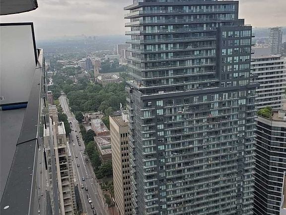 5th image of 11 Wellesley St #3910