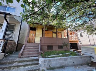 435 Harrison St, Passaic, NJ 07055