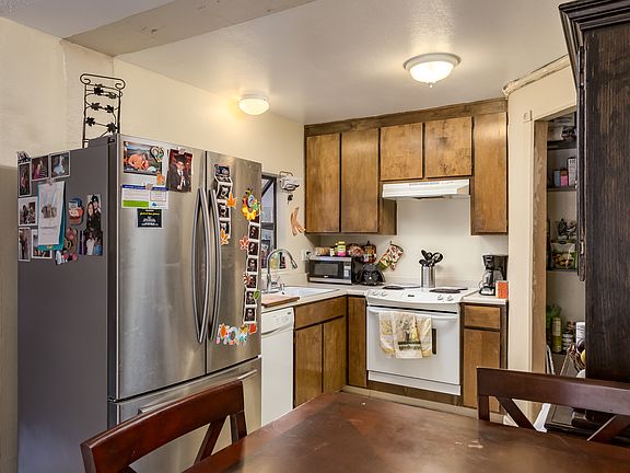 5th image of 1296 Spruce Ln APT 12