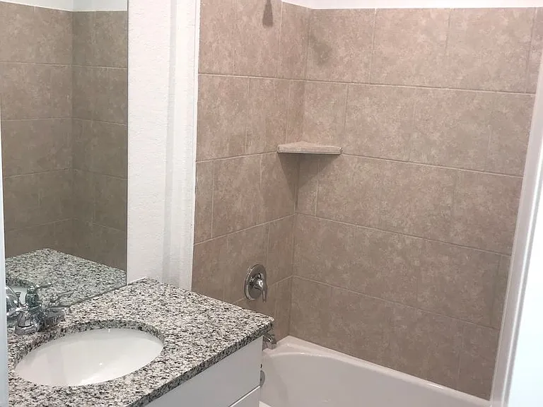 750 Haas Way — Photo 8