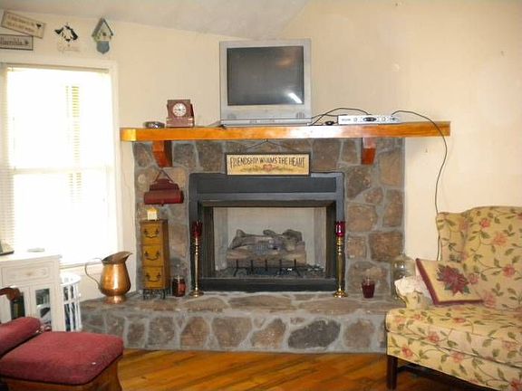 Gas fireplace