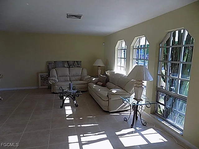 3614 SE 16th Pl — Photo 9