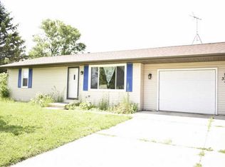 337 Alchris Ct, Pulaski, WI 54162