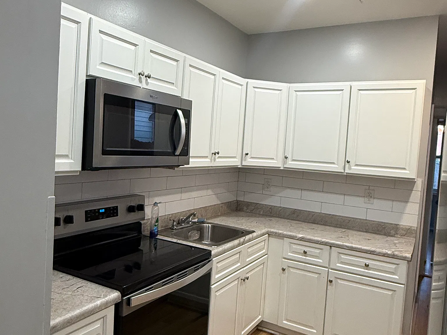 6 bed, 1760 sqft, $1,900 — Photo 2