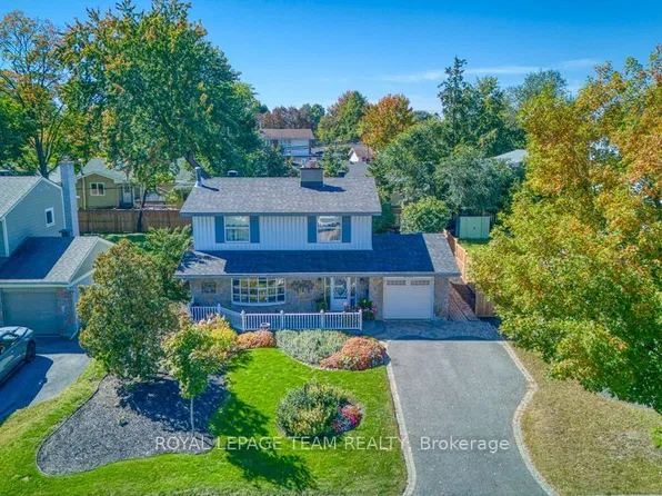 2998 Hyde St, Ottawa, ON K1V 8H9