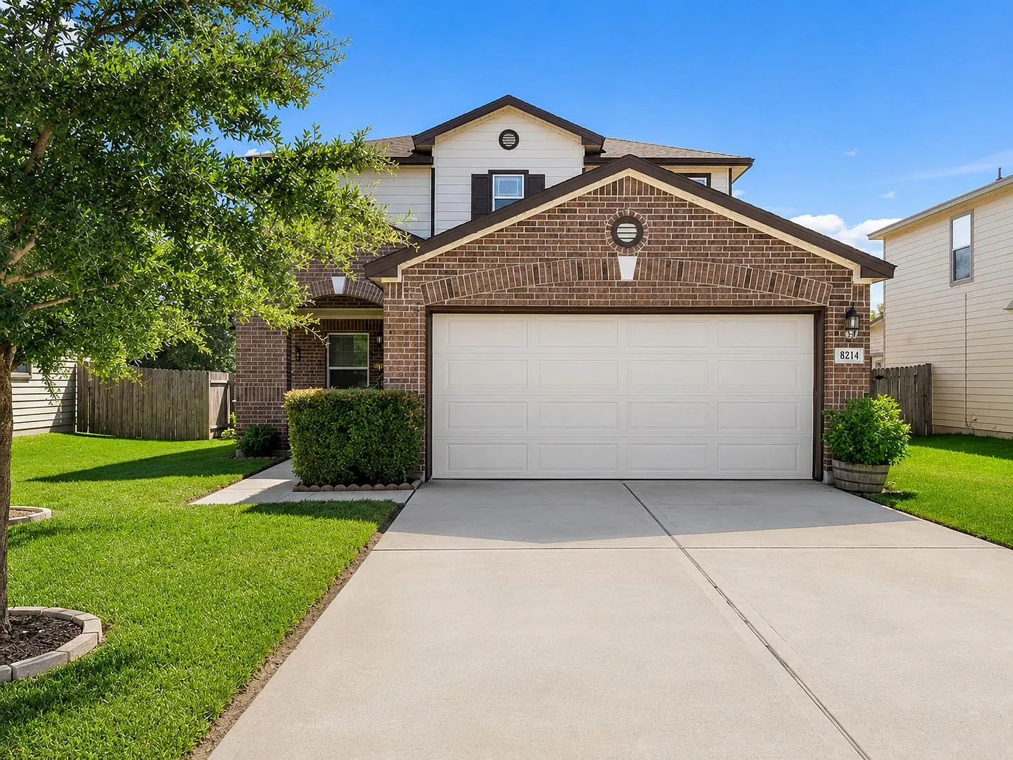 4 bed, 3.0 bath, 2676 sqft, $2,175 — Photo 1