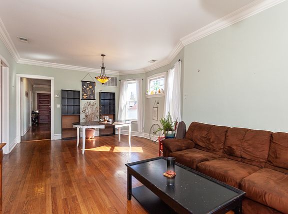 5th image of 4116 W Cornelia Ave