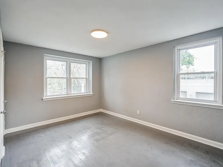 2137 Bryn Mawr Ave #3R — Photo 6