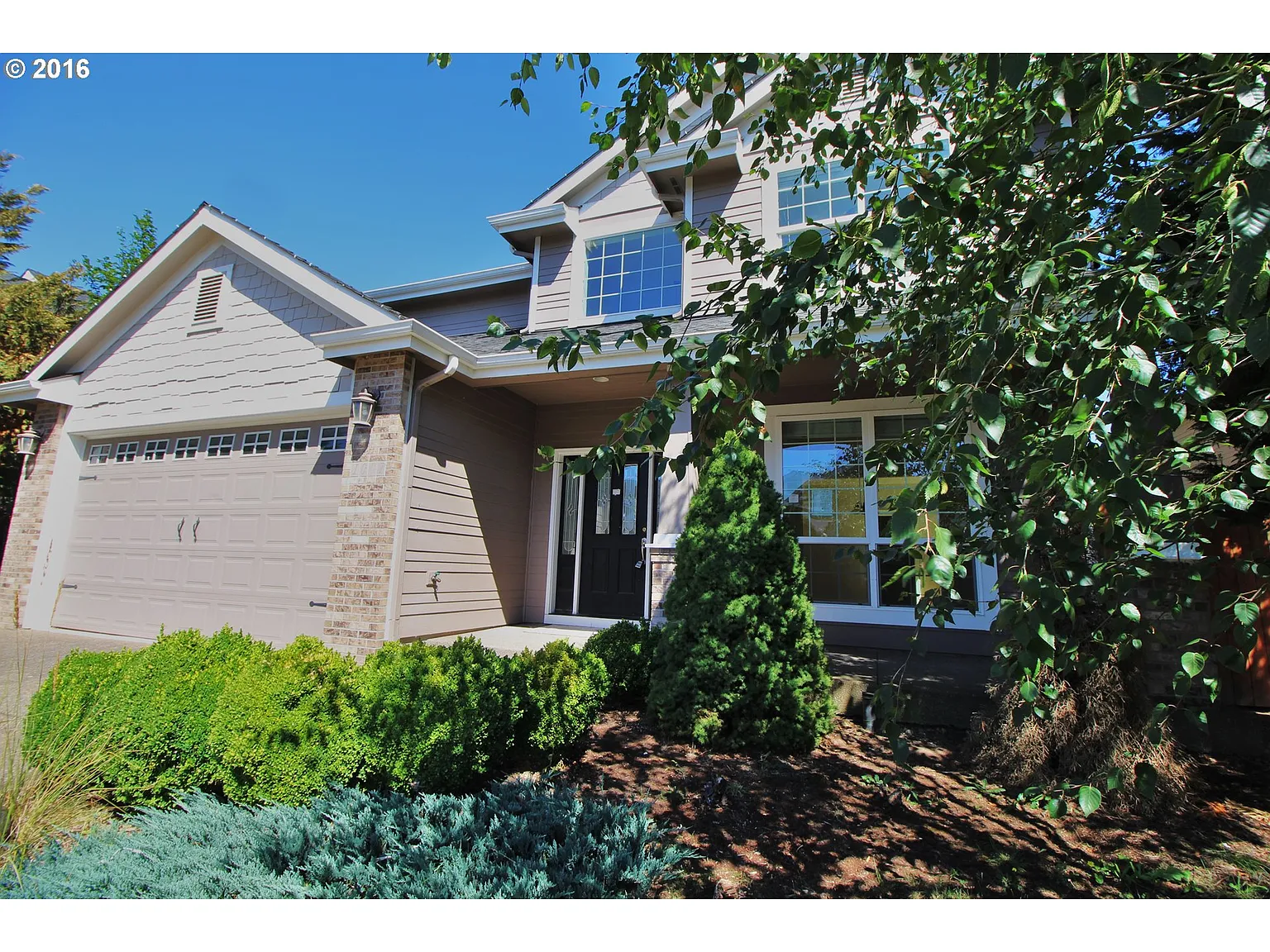 1001 Harvey Ln photo 1