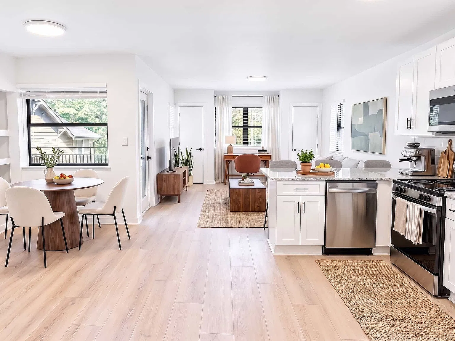 504 Parkway Drive — Photo 1
