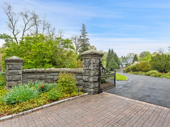 98 Byram Shore Rd APT 1, Greenwich, CT 06830