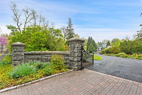 98 Byram Shore Rd #1 Photo 1